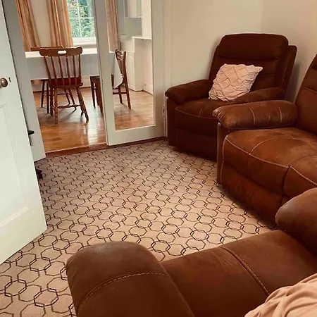 Wonderful Town House Where Are Current President Connolly Has Stayed While Visiting Town Nyaraló *