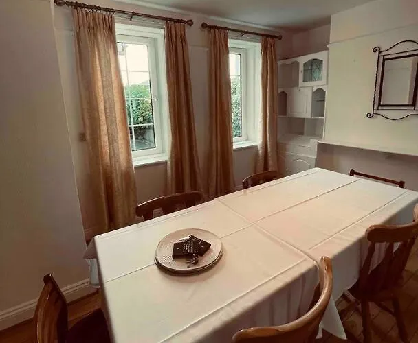 Tatil Evi Wonderful Town House Where Are Current President Connolly Has Stayed While Visiting Town