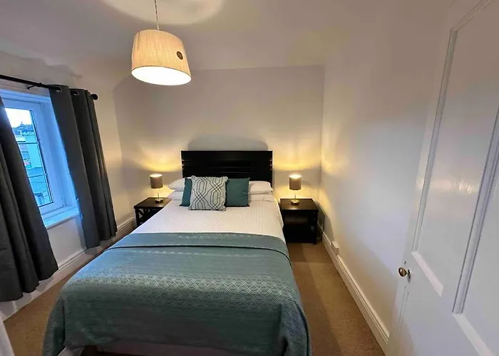 Wonderful Town House Where Are Current President Connolly Has Stayed While Visiting Town Holiday home